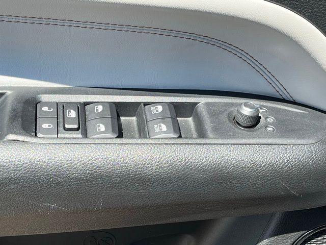 Photo of 2022 Granite Crystal Metallic Clearcoat Jeep Compass