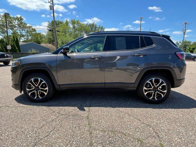 Photo of 2022 Granite Crystal Metallic Clearcoat Jeep Compass