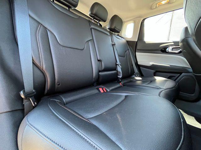 Photo of 2022 Granite Crystal Metallic Clearcoat Jeep Compass