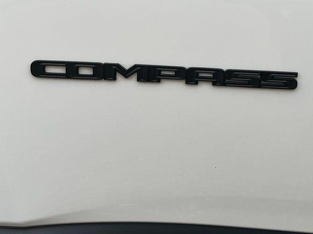 Photo of 2019 White Clearcoat Jeep Compass