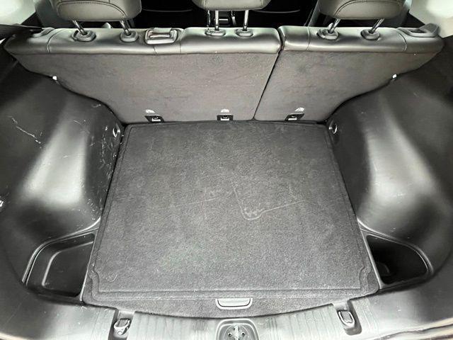 Photo of 2019 White Clearcoat Jeep Compass