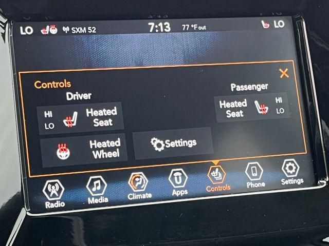 Photo of 2019 White Clearcoat Jeep Compass