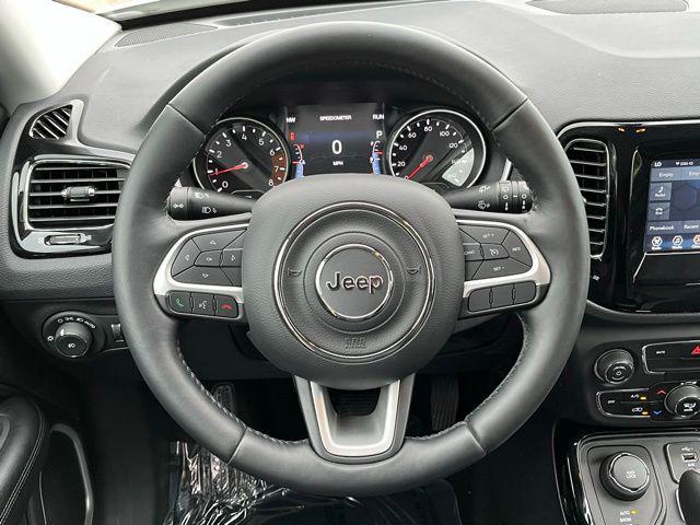 Photo of 2019 White Clearcoat Jeep Compass