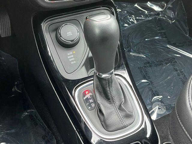 Photo of 2019 White Clearcoat Jeep Compass