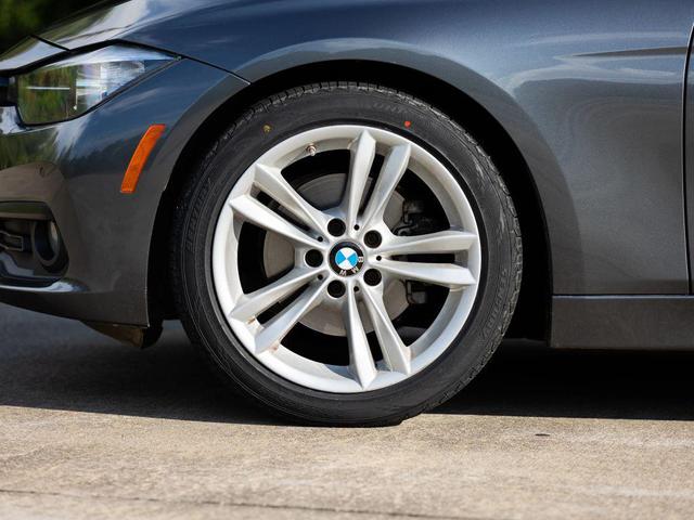 Photo of 2016 Grey BMW 320