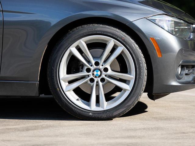 Photo of 2016 Grey BMW 320