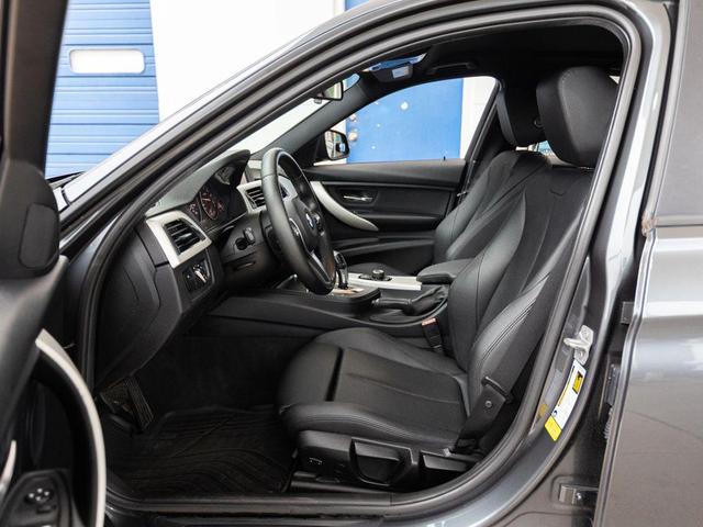Photo of 2016 Grey BMW 320