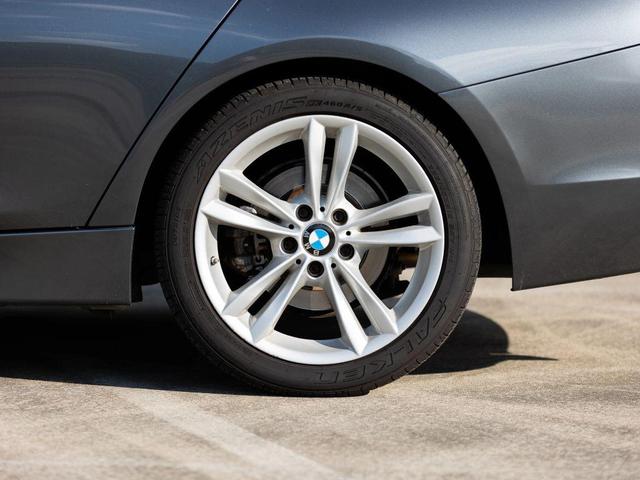 Photo of 2016 Grey BMW 320