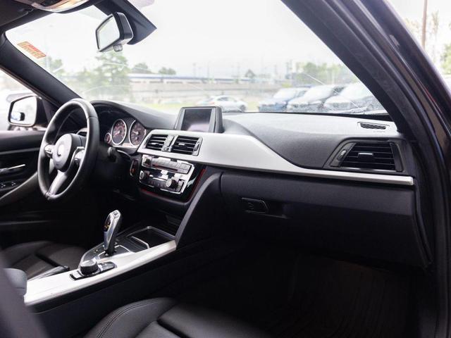 Photo of 2016 Grey BMW 320