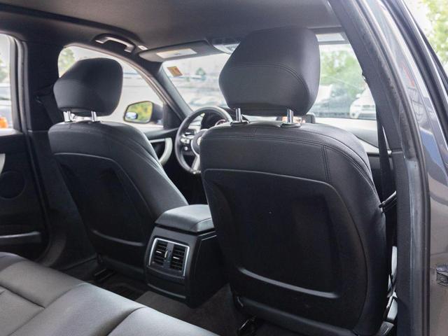 Photo of 2016 Grey BMW 320