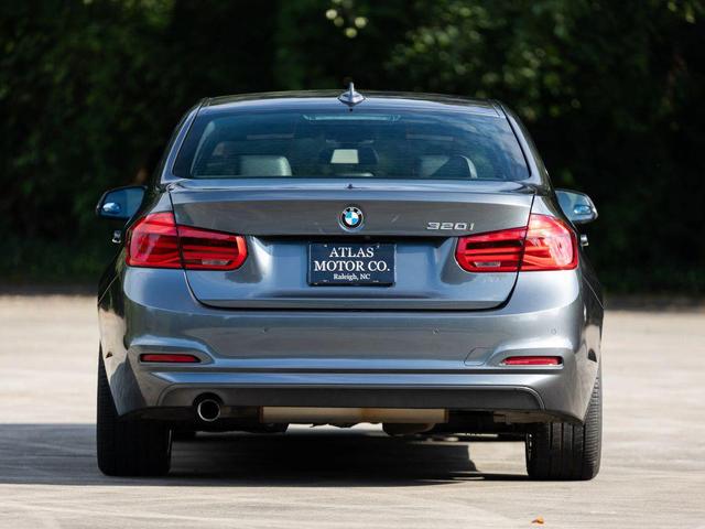 Photo of 2016 Grey BMW 320