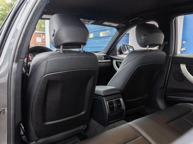 Photo of 2016 Grey BMW 320