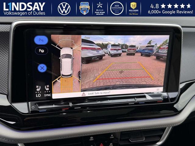 Photo of 2026 deep black pearl Volkswagen Atlas Cross Sport