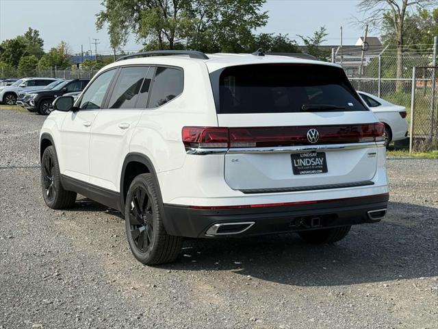 Photo of 2025 Pure White Volkswagen Atlas