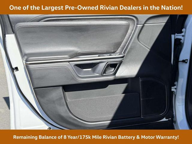 Photo of 2023 Glacier White Rivian R1T