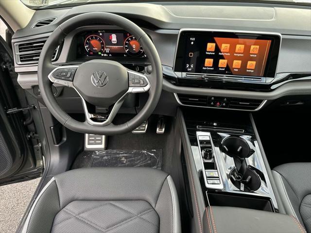 Photo of 2025 Avocado Green Pearl Volkswagen Atlas