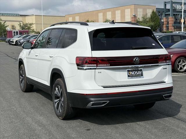 Photo of 2025 Pure White Volkswagen Atlas