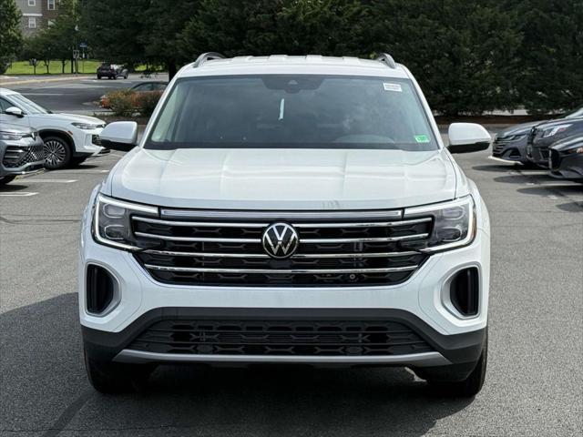 Photo of 2025 Pure White Volkswagen Atlas
