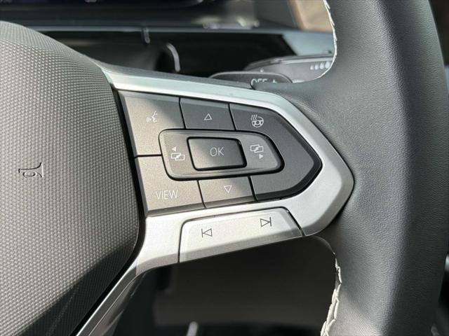 Photo of 2025 Pure White Volkswagen Atlas