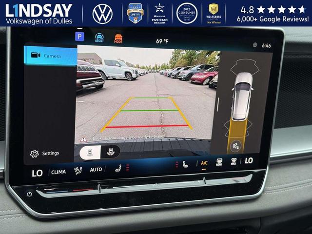 Photo of 2025 Monterey Blue w/Deep Black Roof Volkswagen Tiguan