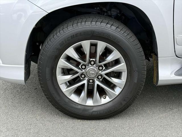 Photo of 2014 Tungsten Pearl Lexus GX 460