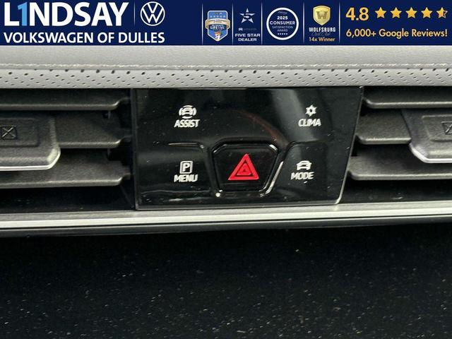 Photo of 2025 Deep Black Pearl Volkswagen Atlas