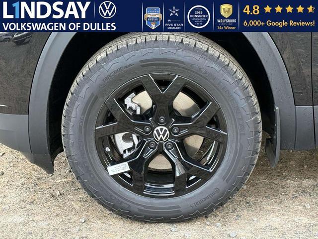 Photo of 2025 Deep Black Pearl Volkswagen Atlas