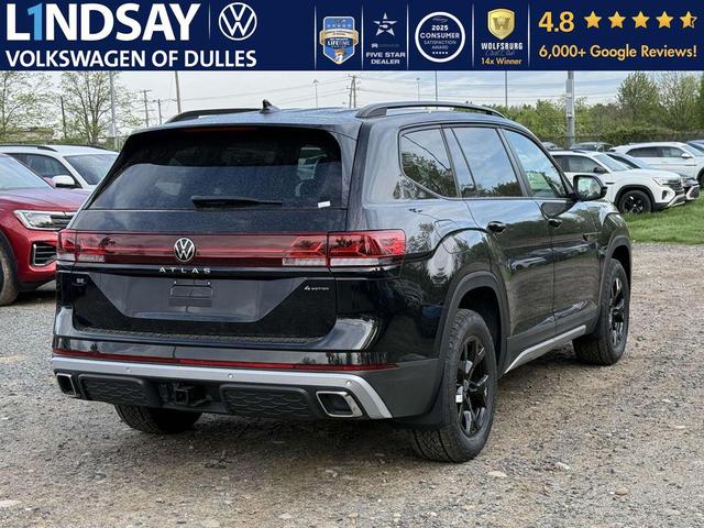 Photo of 2025 Deep Black Pearl Volkswagen Atlas