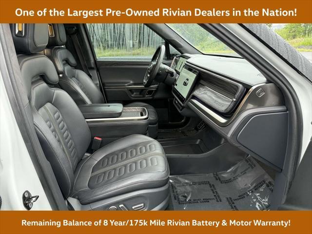 Photo of 2022 Glacier White Rivian R1T