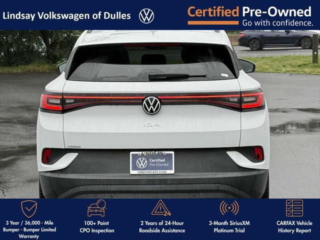 Photo of 2021 Glacier White Metallic/Black Roof Volkswagen ID.4