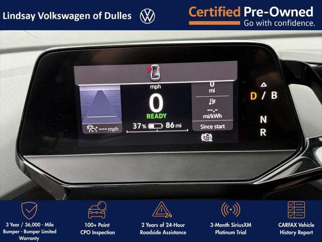 Photo of 2021 Glacier White Metallic/Black Roof Volkswagen ID.4