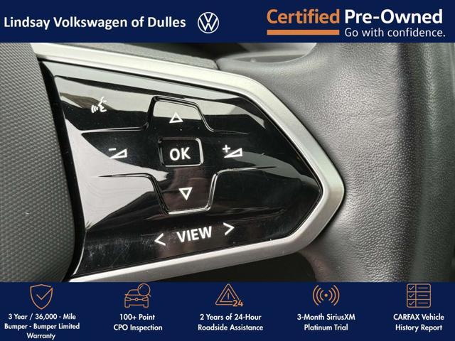 Photo of 2021 Glacier White Metallic/Black Roof Volkswagen ID.4