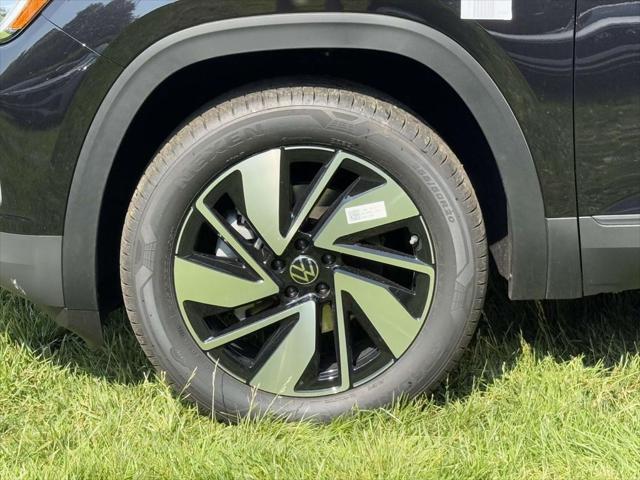 Photo of 2025 Deep Black Pearl Volkswagen Atlas