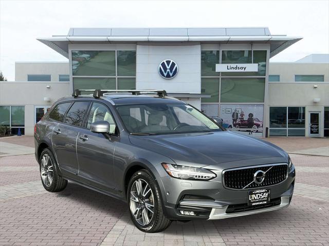 2017 Volvo V90 Cross Country