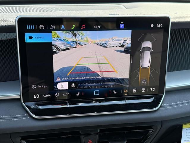 Photo of 2025 Opal White w/Deep Black Roof Volkswagen Tiguan