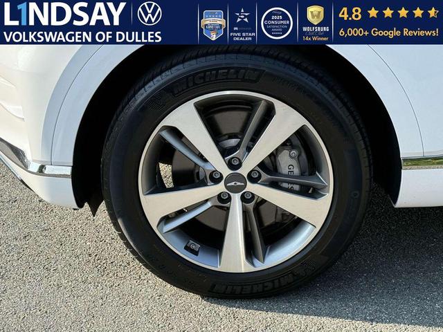 Photo of 2023 Uyuni White Genesis GV80