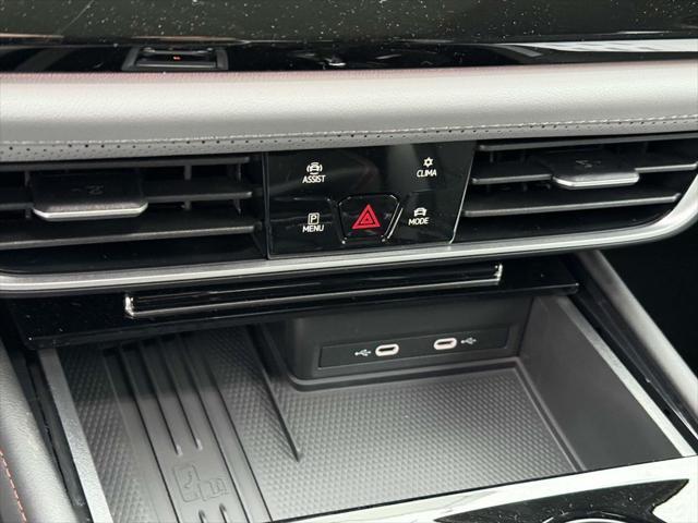 Photo of 2025 Deep Black Pearl Volkswagen Atlas