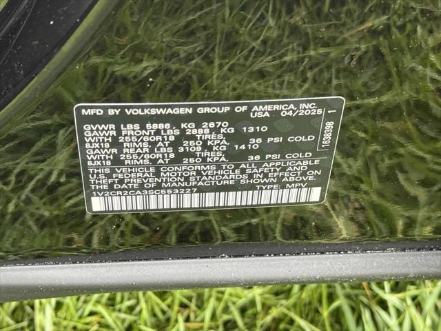 Photo of 2025 Deep Black Pearl Volkswagen Atlas