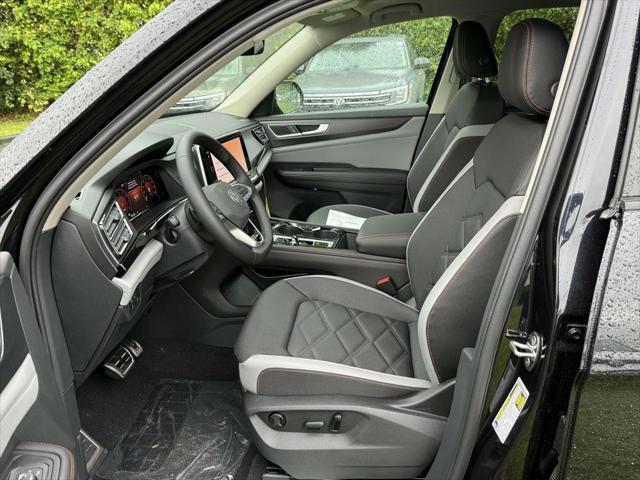 Photo of 2025 Deep Black Pearl Volkswagen Atlas