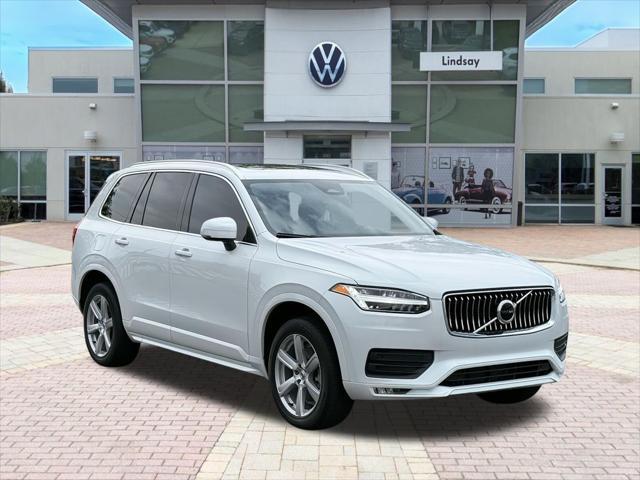 Photo of 2023 Crystal White Metallic Volvo XC90