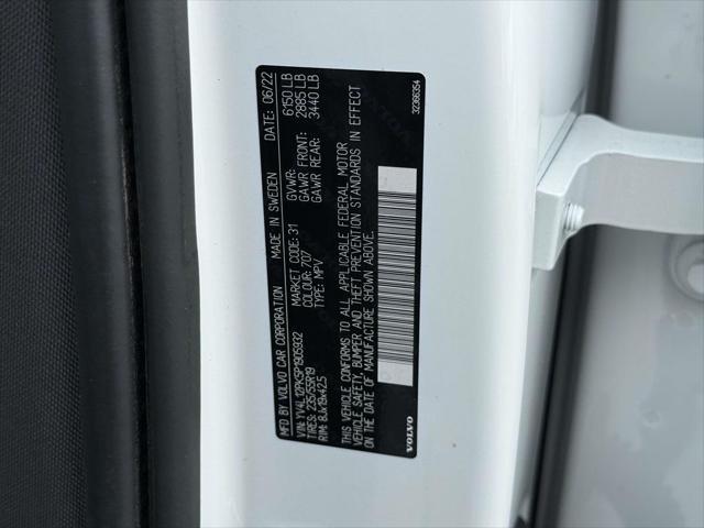 Photo of 2023 Crystal White Metallic Volvo XC90