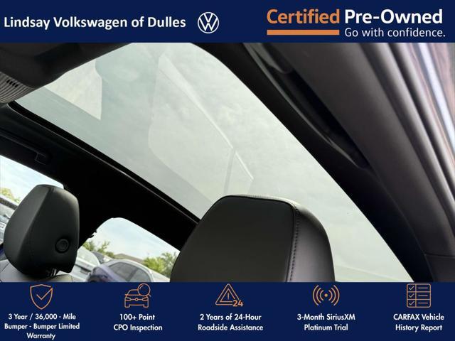 Photo of 2021 Dusk Blue Metallic/Black Roof Volkswagen ID.4