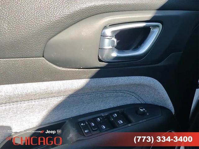 Photo of 2025 Bright White Clearcoat Jeep Compass