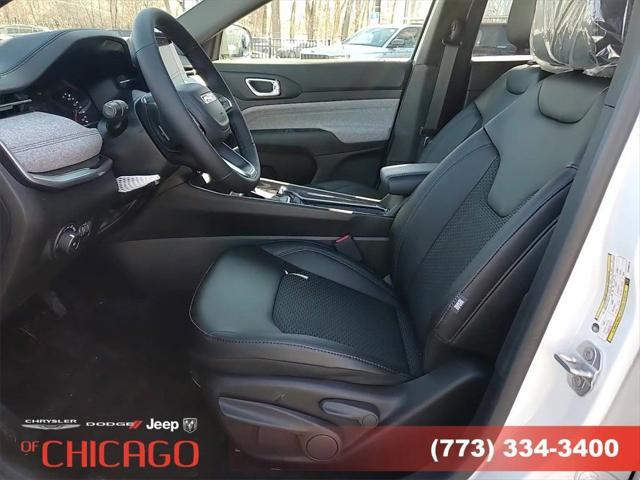Photo of 2025 Bright White Clearcoat Jeep Compass
