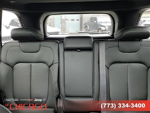 Photo of 2025 Silver Zynith Jeep Grand Cherokee