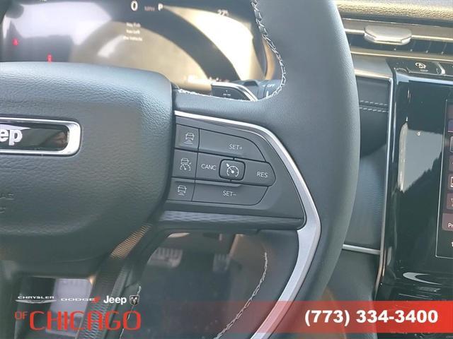 Photo of 2025 Diamond Black Crystal Pearlcoat Jeep Grand Cherokee L