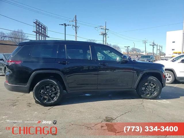 Photo of 2025 Diamond Black Crystal Pearlcoat Jeep Grand Cherokee L