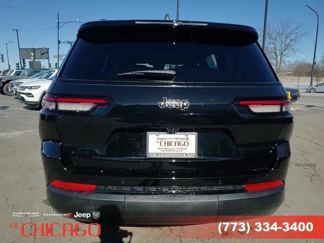 Photo of 2025 Diamond Black Crystal Pearlcoat Jeep Grand Cherokee L