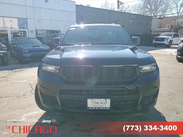 Photo of 2025 Diamond Black Crystal Pearlcoat Jeep Grand Cherokee L