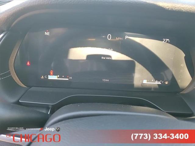 Photo of 2025 Diamond Black Crystal Pearlcoat Jeep Grand Cherokee L